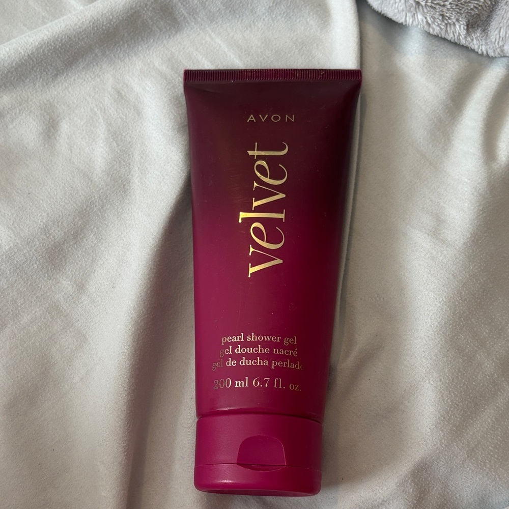 Avon Velvet Pearl Shower Gel